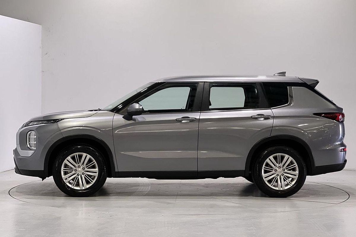 2022 Mitsubishi Outlander ES ZM