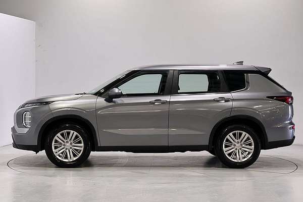 2022 Mitsubishi Outlander ES ZM
