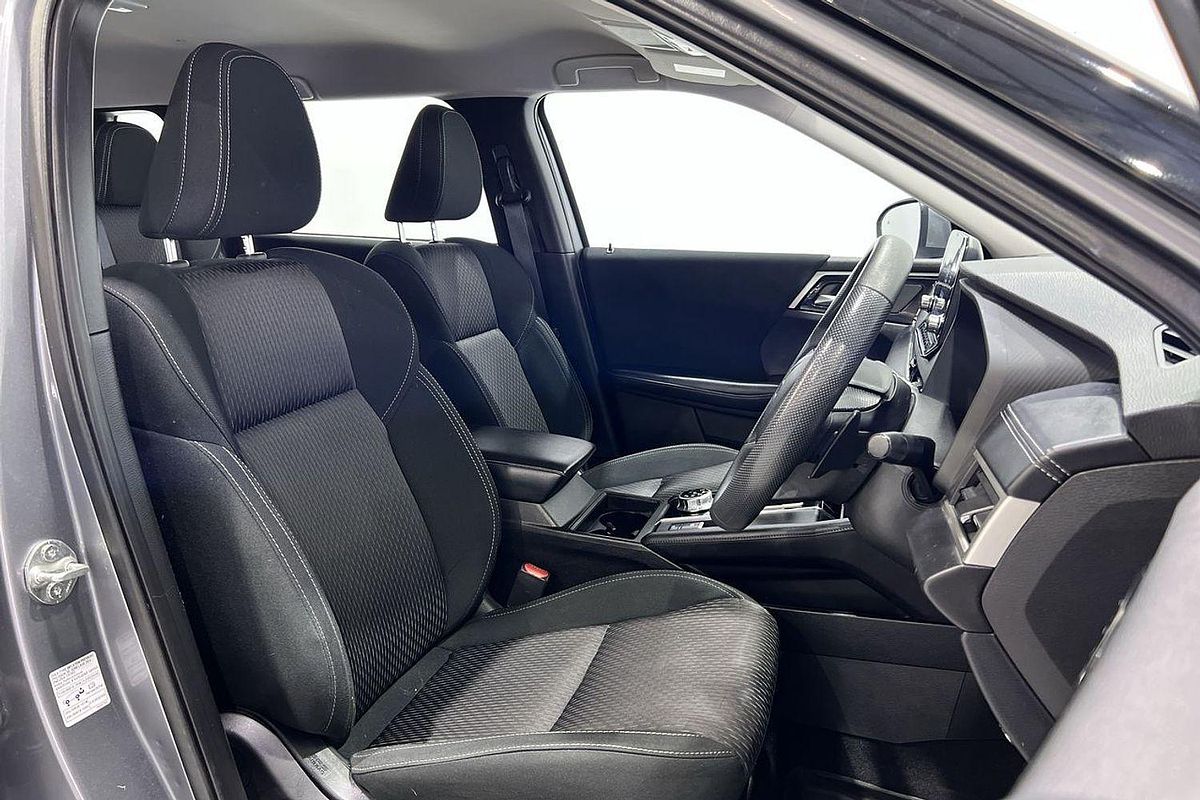 2022 Mitsubishi Outlander ES ZM