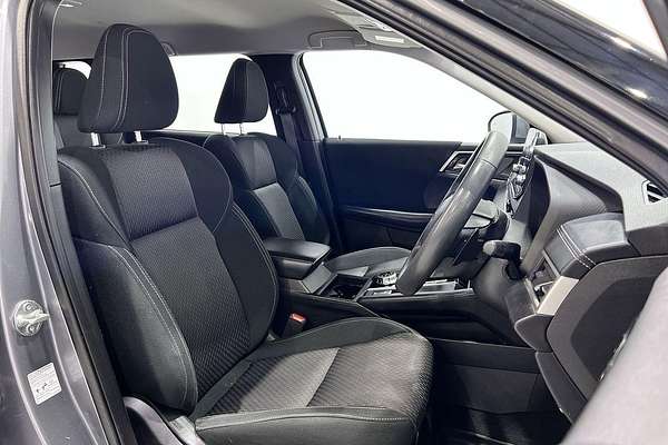 2022 Mitsubishi Outlander ES ZM