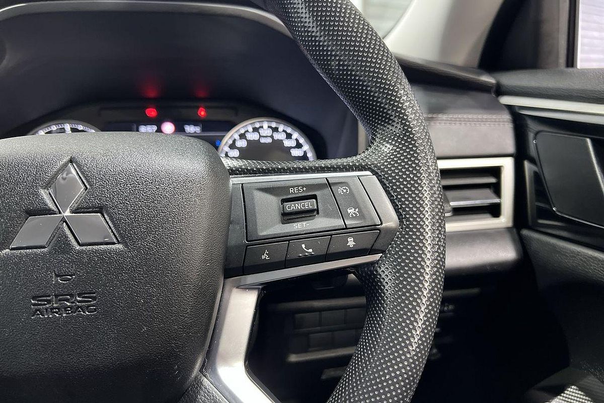 2022 Mitsubishi Outlander ES ZM