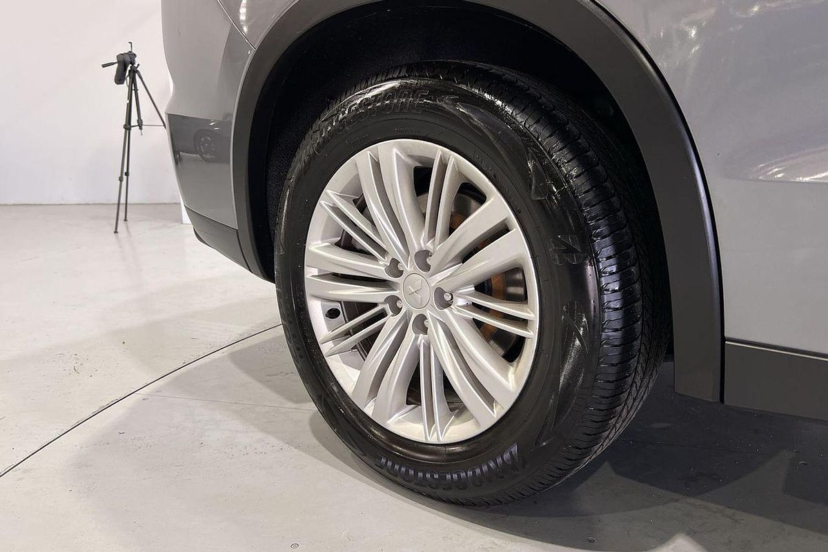 2022 Mitsubishi Outlander ES ZM