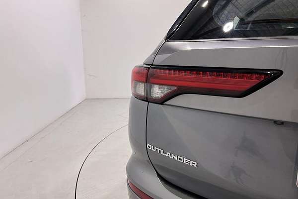2022 Mitsubishi Outlander ES ZM