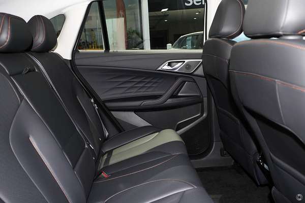 2024 MG HS Essence AS33 2WD
