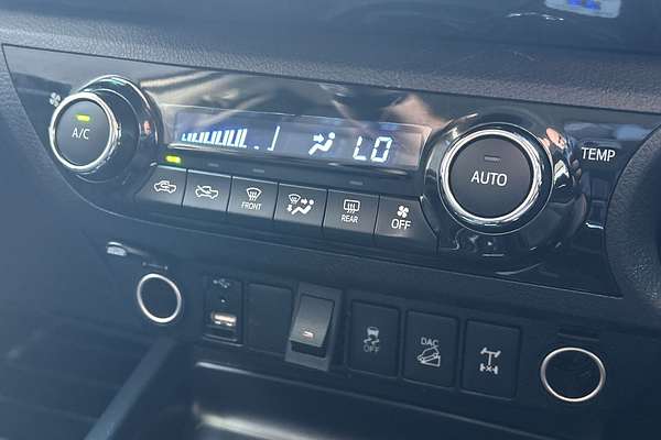 2017 Toyota Hilux SR5 GUN126R 4X4