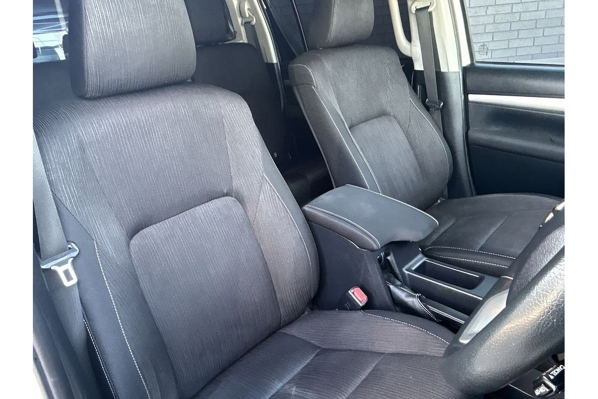 2017 Toyota Hilux SR5 GUN126R 4X4