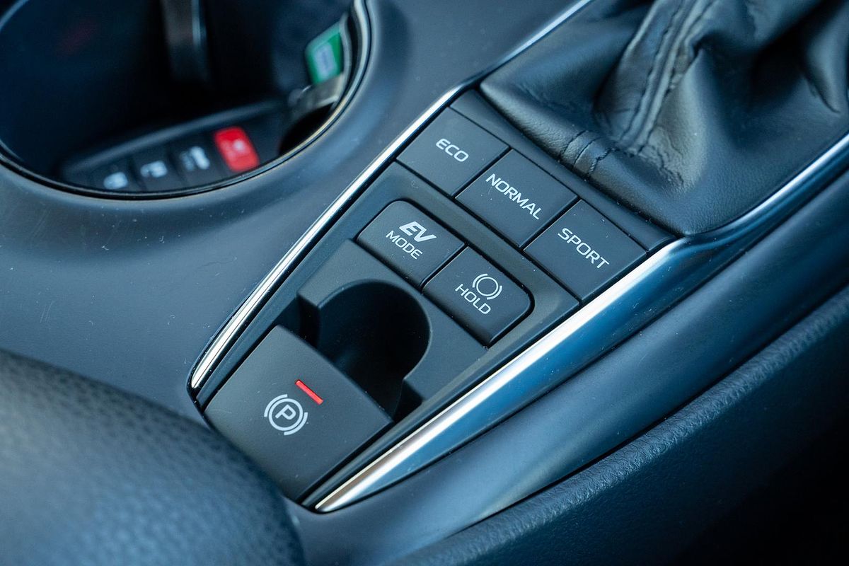 2020 Toyota Camry Ascent AXVH71R
