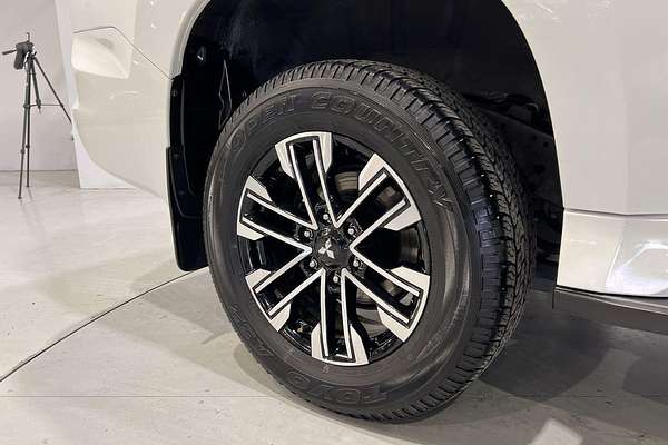 2023 Mitsubishi Pajero Sport GLS QF