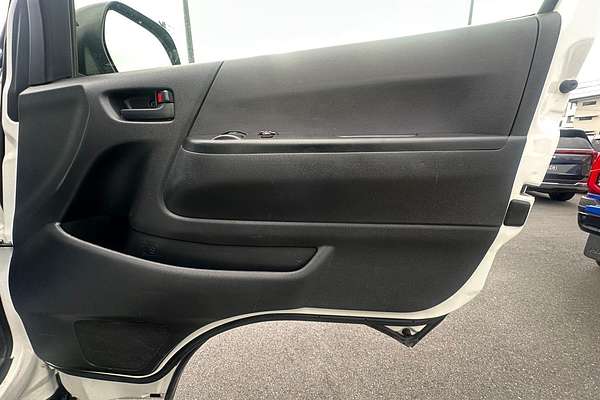 2018 Toyota Hiace Commuter KDH223R ELWB