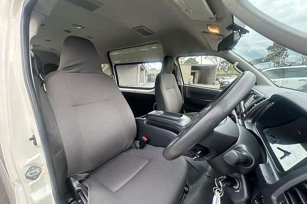 2018 Toyota Hiace Commuter KDH223R ELWB