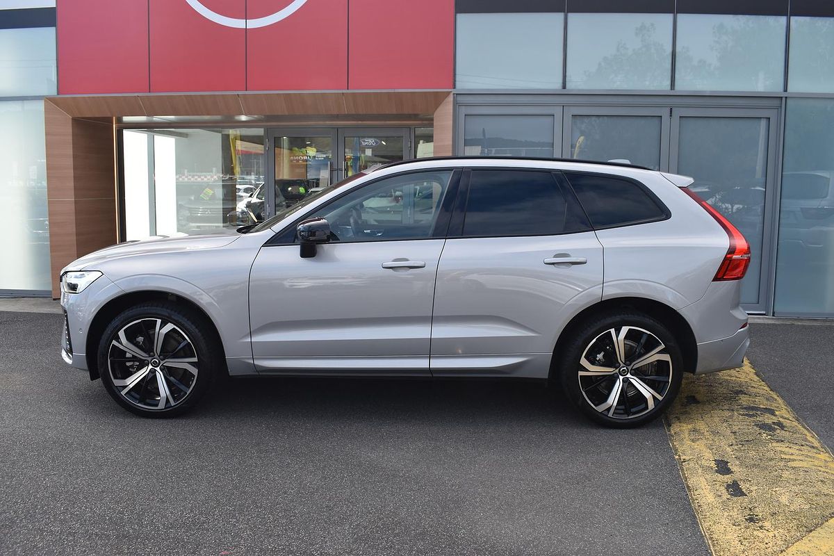 2022 Volvo XC60 Ultimate B6 Dark