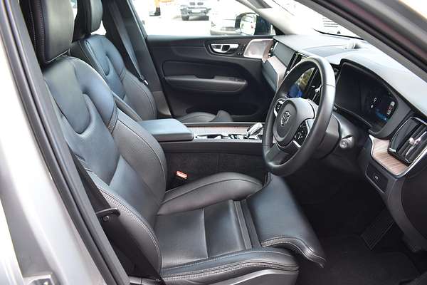 2022 Volvo XC60 Ultimate B6 Dark