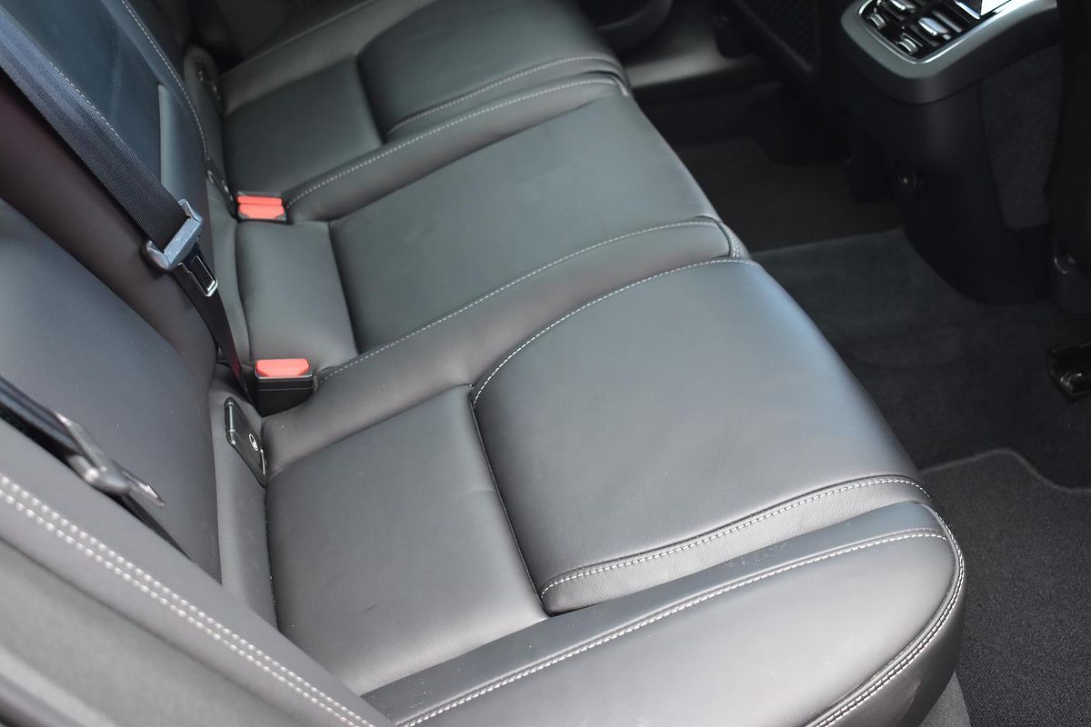 2022 Volvo XC60 Ultimate B6 Dark