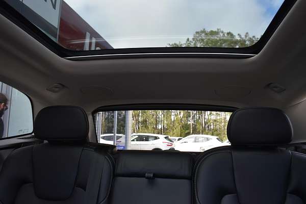 2022 Volvo XC60 Ultimate B6 Dark