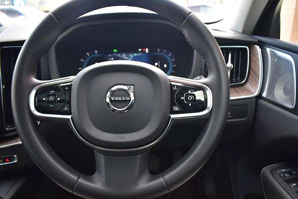 2022 Volvo XC60 Ultimate B6 Dark