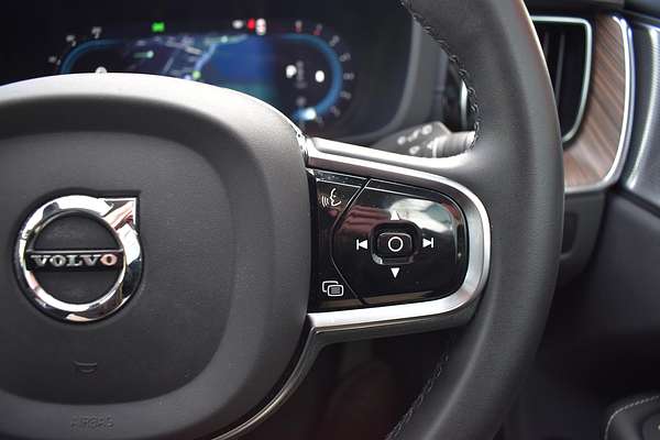 2022 Volvo XC60 Ultimate B6 Dark