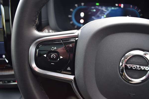 2022 Volvo XC60 Ultimate B6 Dark