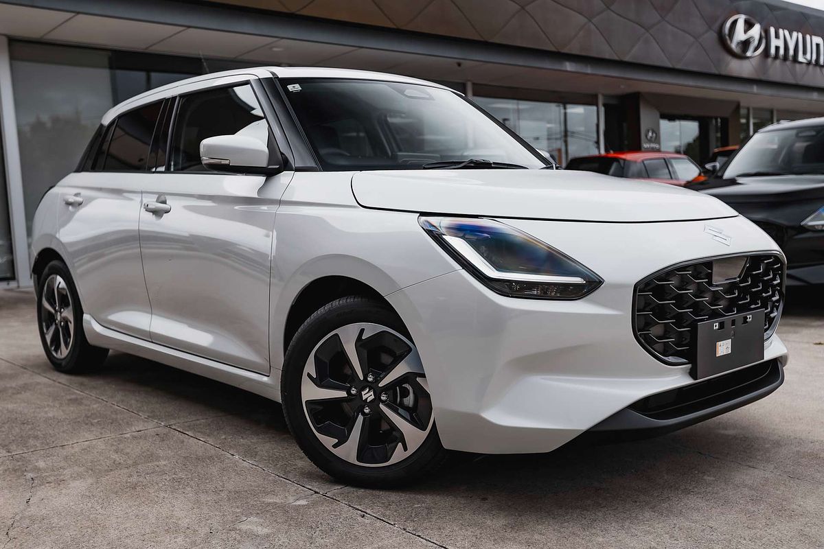 2025 Suzuki Swift Hybrid GLX UZ
