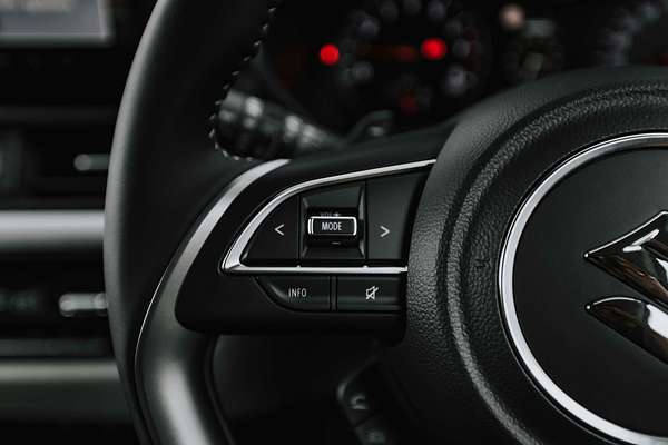 2025 Suzuki Swift Hybrid GLX UZ