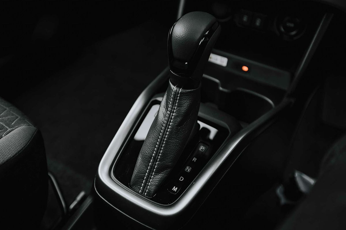 2025 Suzuki Swift Hybrid GLX UZ