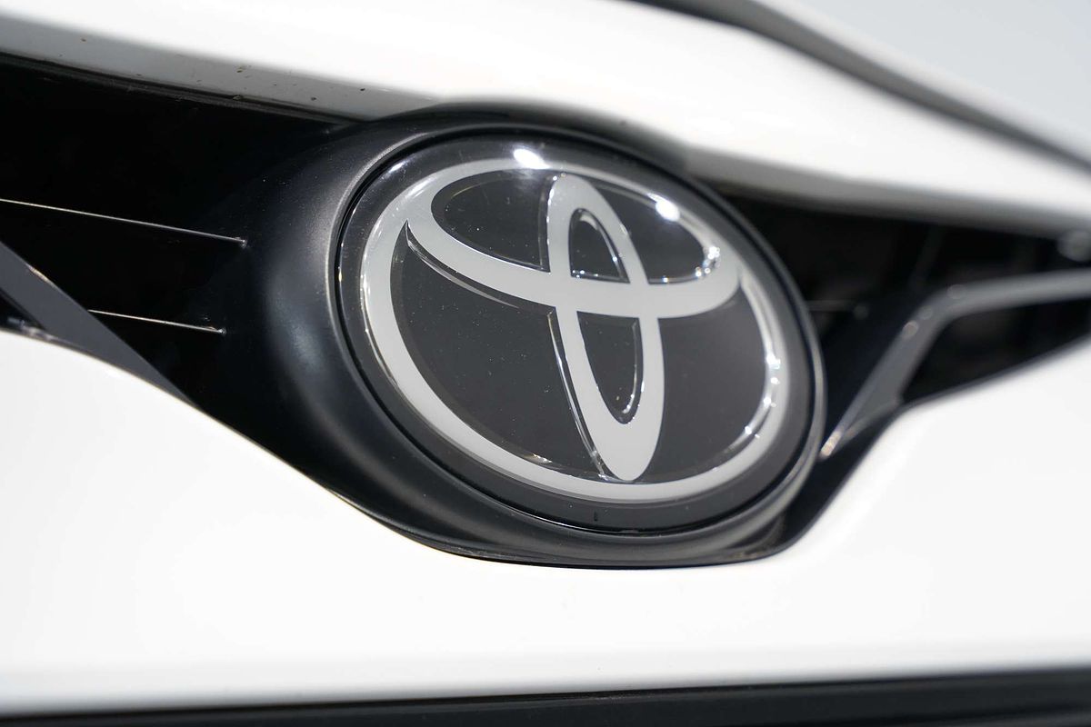 2021 Toyota Camry Ascent ASV70R