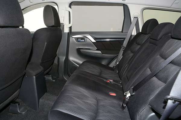 2015 Mitsubishi Pajero Sport GLX QE