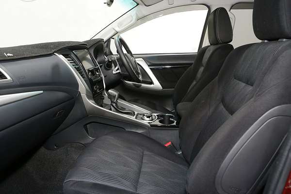 2015 Mitsubishi Pajero Sport GLX QE