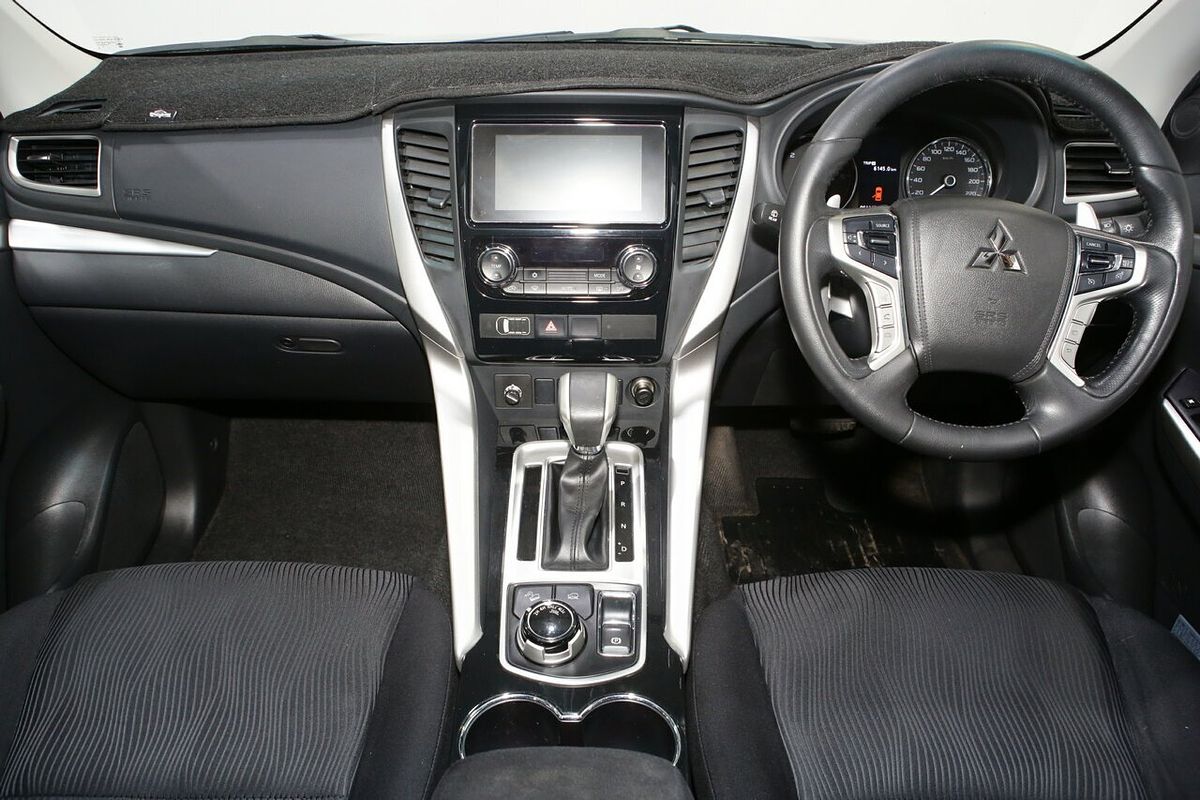 2015 Mitsubishi Pajero Sport GLX QE