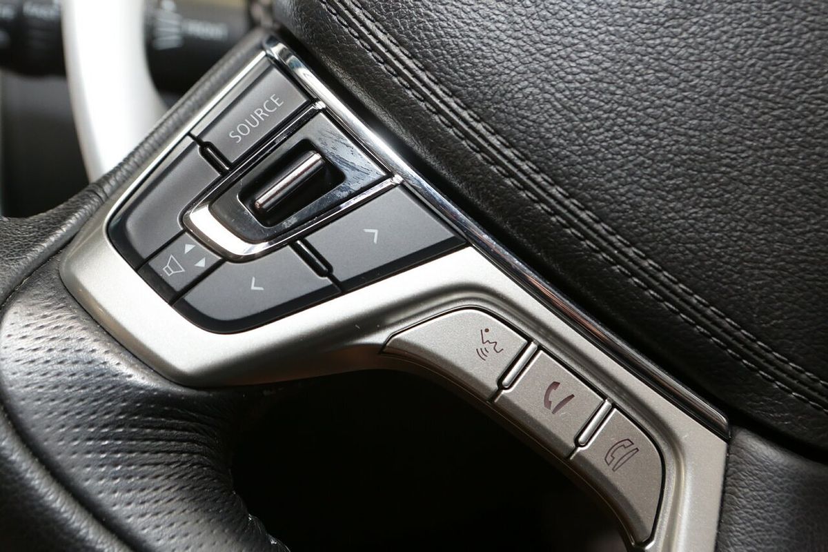 2015 Mitsubishi Pajero Sport GLX QE