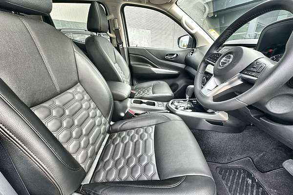 2025 Nissan Navara ST-X D23 4X4