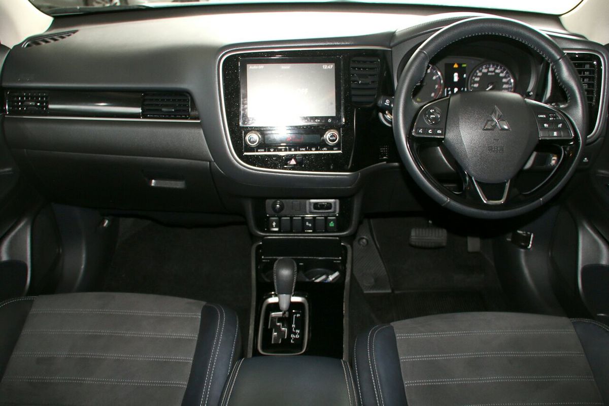 2020 Mitsubishi Outlander LS ZL