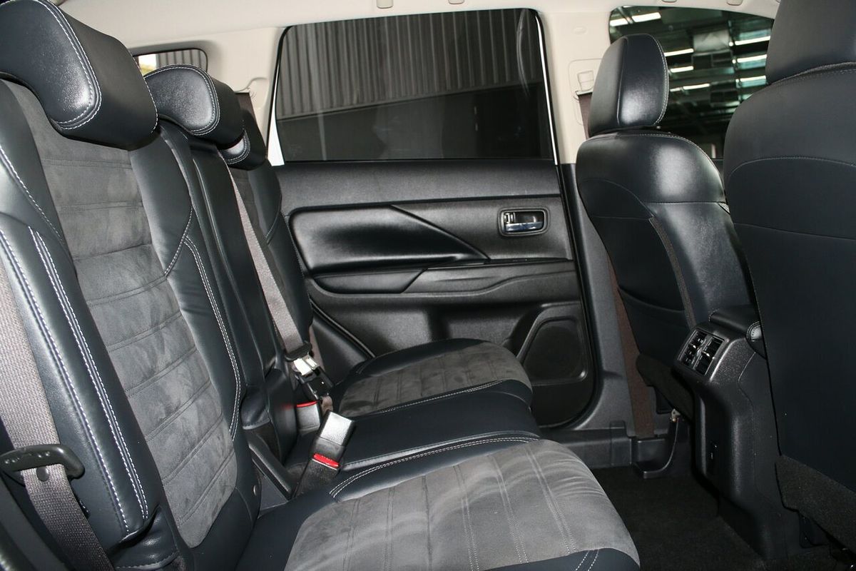 2020 Mitsubishi Outlander LS ZL