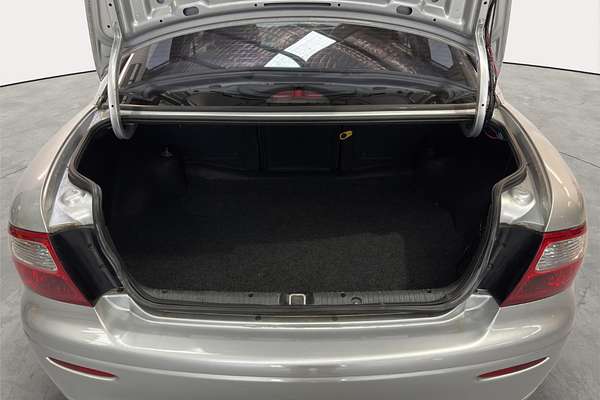2001 Holden Commodore Executive VX