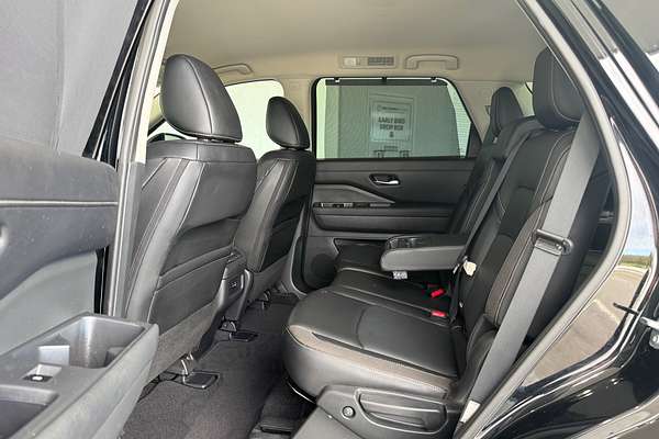 2024 Nissan Pathfinder Ti R53