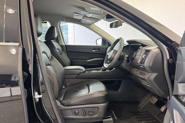 2024 Nissan Pathfinder Ti R53