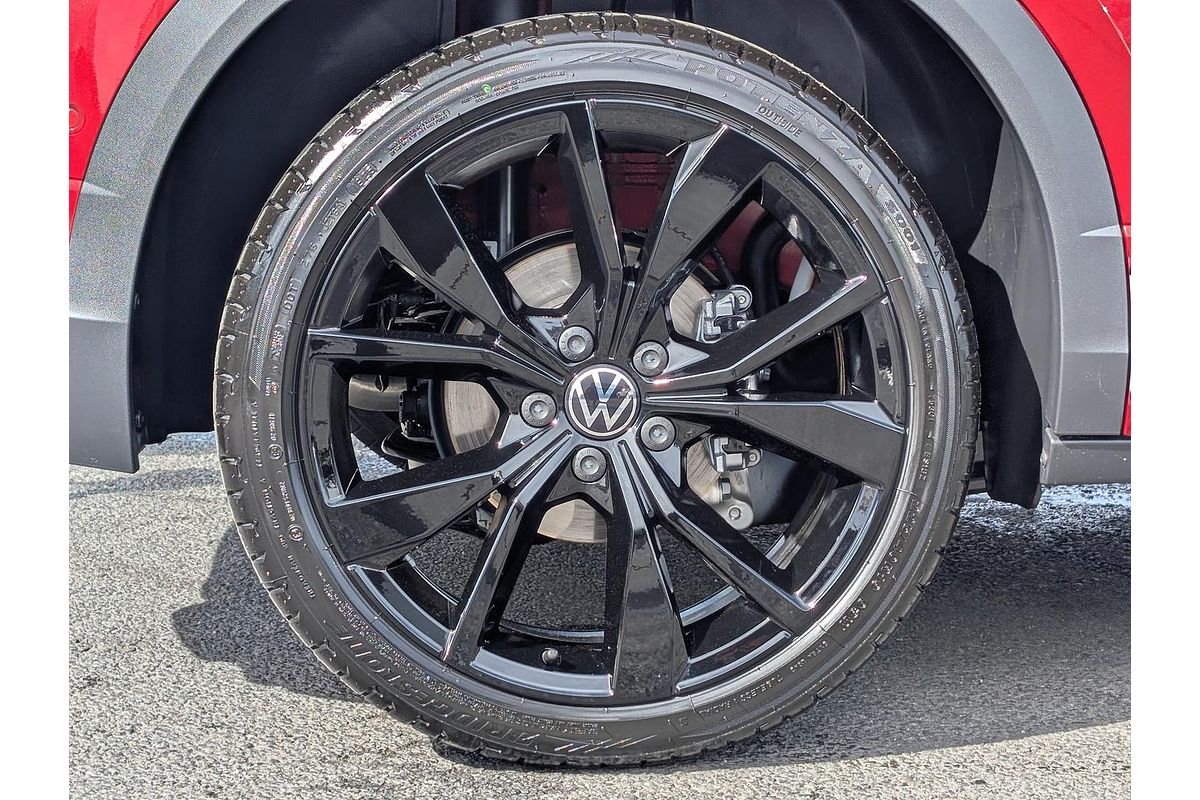 2025 Volkswagen T-Roc 140TSI R-Line D11