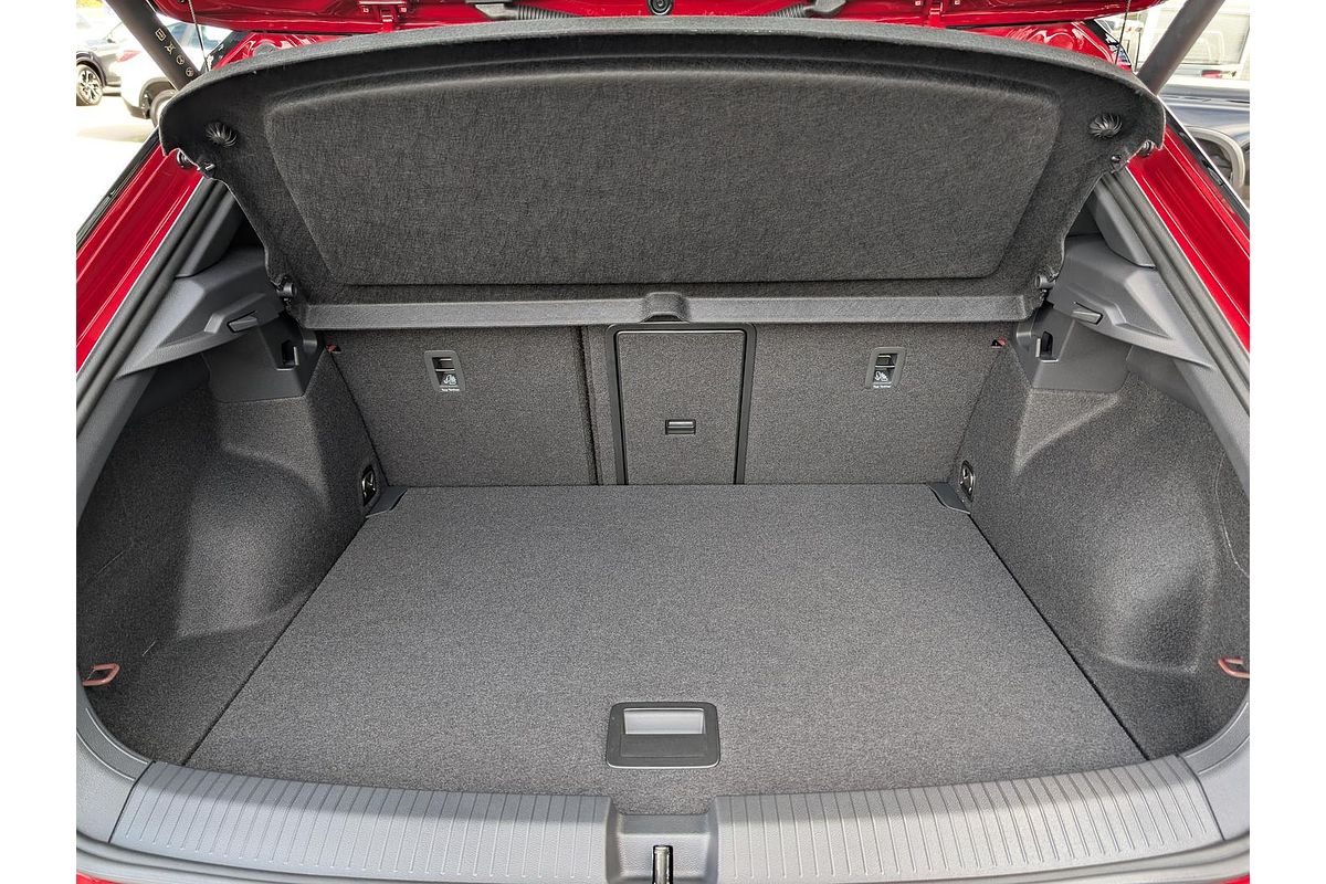 2025 Volkswagen T-Roc 140TSI R-Line D11