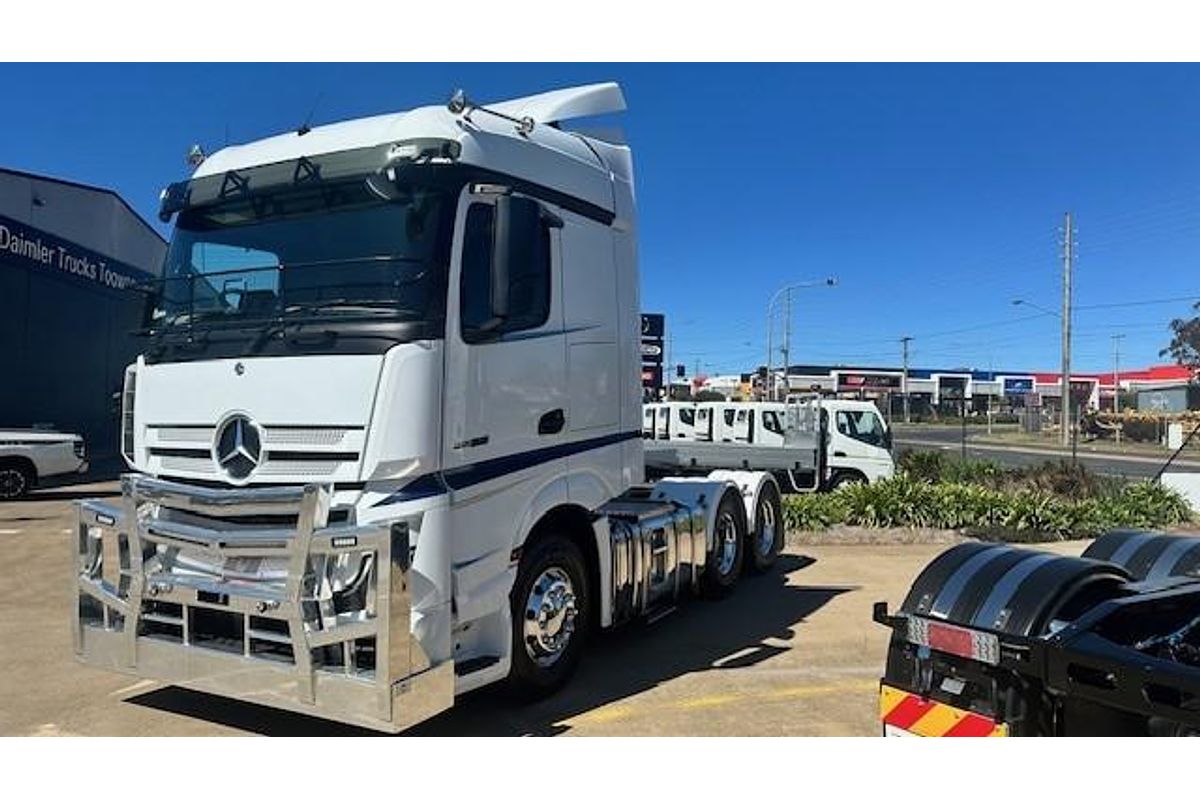 2023 Mercedes-Benz Actros 2658