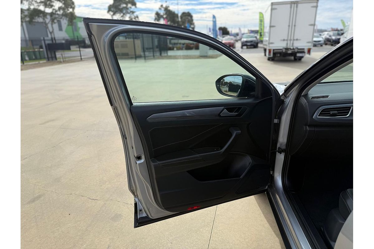 2022 Volkswagen T-Roc 110TSI Style D11