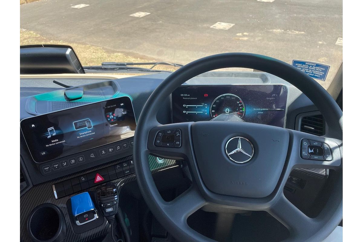2023 Mercedes-Benz Actros 2658