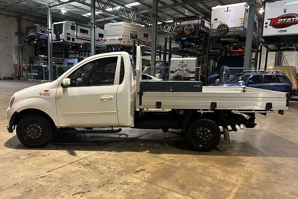 2016 Mahindra Genio   Rear Wheel Drive