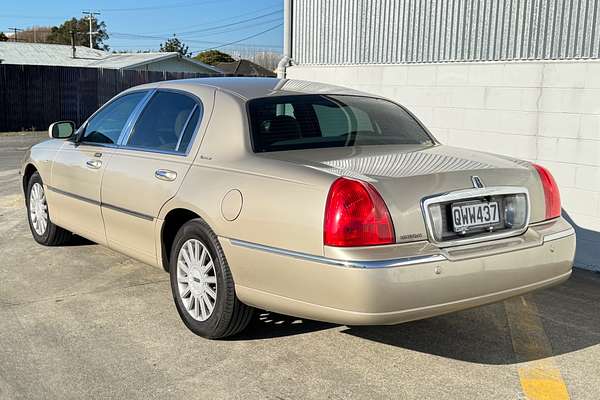 2004 Lincoln TOWNCAR SIGNATURE