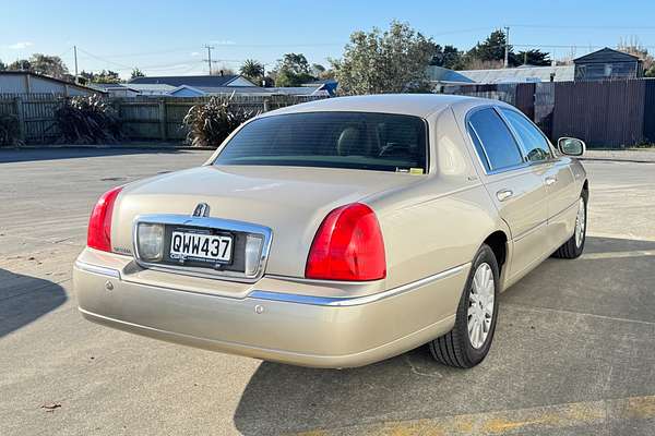 2004 Lincoln TOWNCAR SIGNATURE