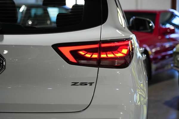 2022 MG ZST Essence