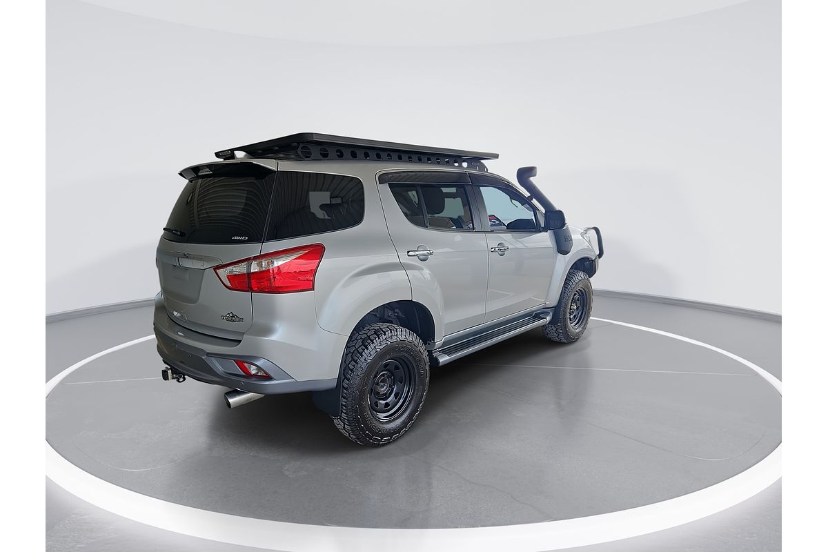 2018 Isuzu MU-X LS-T