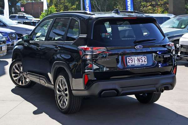 2025 Subaru Forester Hybrid Touring S6