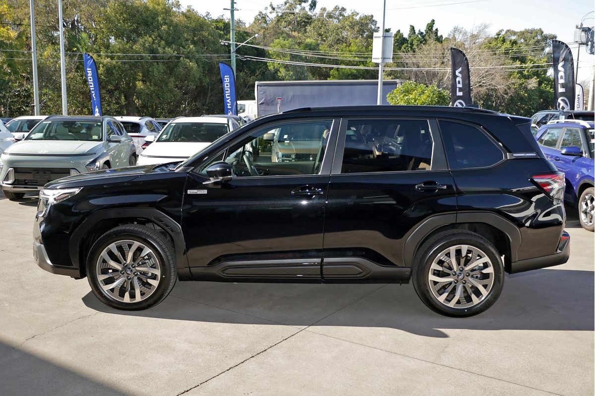 2025 Subaru Forester Hybrid Touring S6