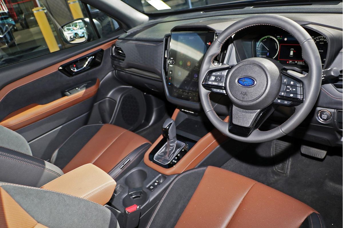 2025 Subaru Forester Hybrid Touring S6