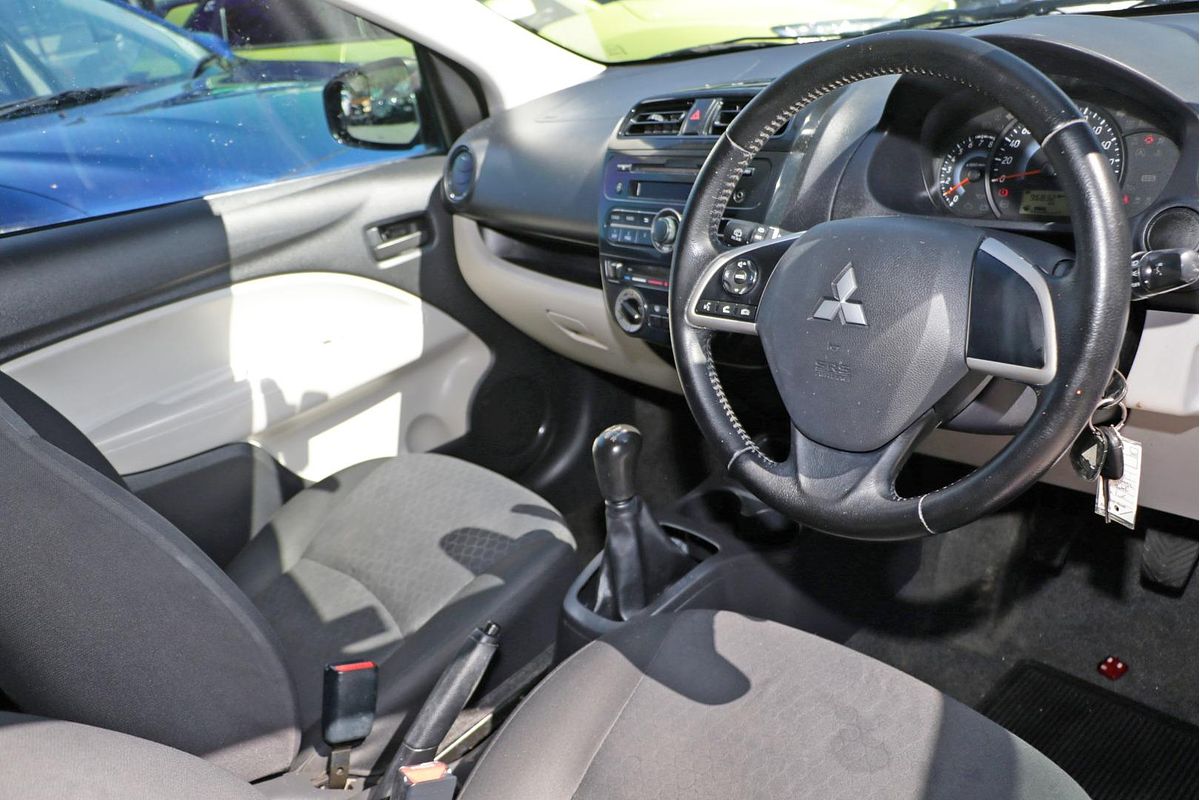 2014 Mitsubishi Mirage ES LA