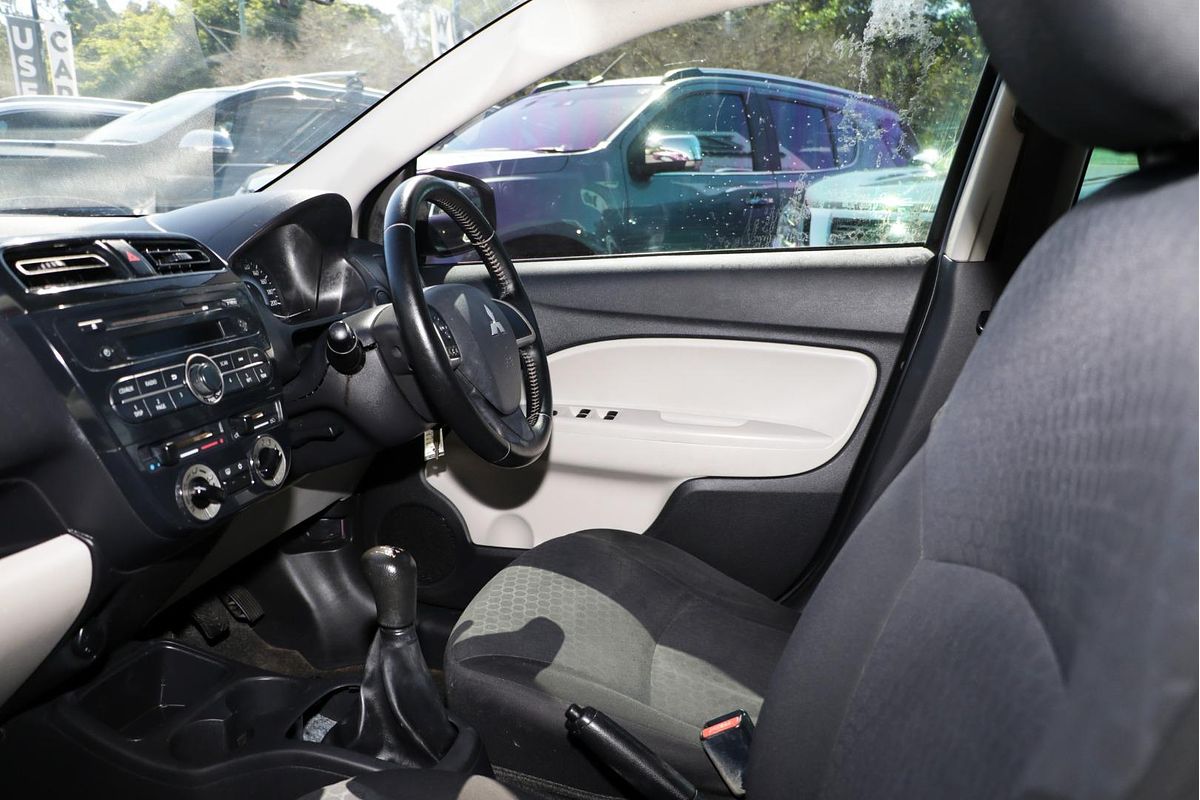 2014 Mitsubishi Mirage ES LA